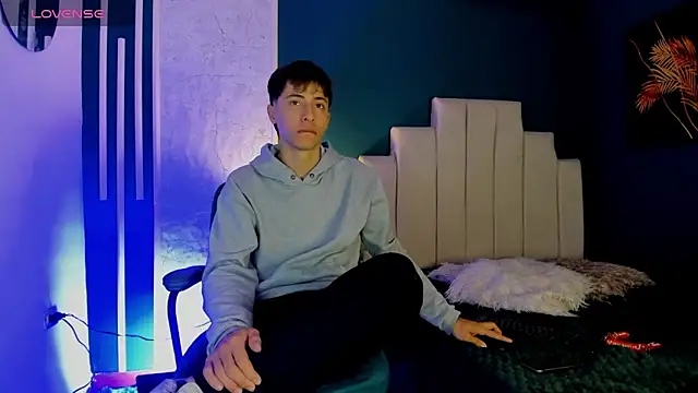 Snapshot of AlessandroDybala chatting on March 1, 11:50 am AlessandroDybala online show from March 1, 11:50 am