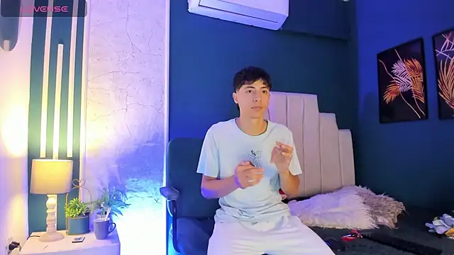 Snapshot of AlessandroDybala chatting on March 5, 11:38 am AlessandroDybala online show from March 5, 11:38 am