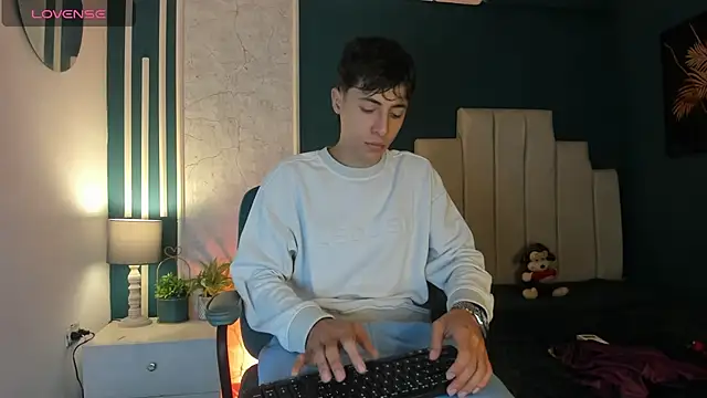 Snapshot of AlessandroDybala chatting on March 6, 11:36 am AlessandroDybala online show from March 6, 11:36 am