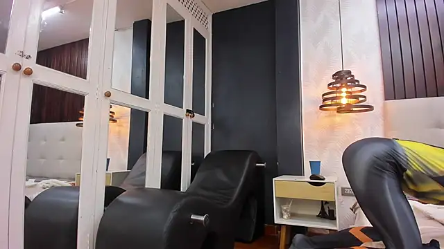 Snapshot of AlessandroDybala chatting on March 21, 3:24 pm AlessandroDybala online show from March 21, 3:24 pm