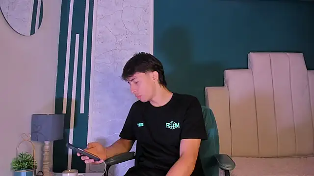 Snapshot of AlessandroDybala chatting on October 10, 12:04 pm AlessandroDybala online show from October 10, 12:04 pm