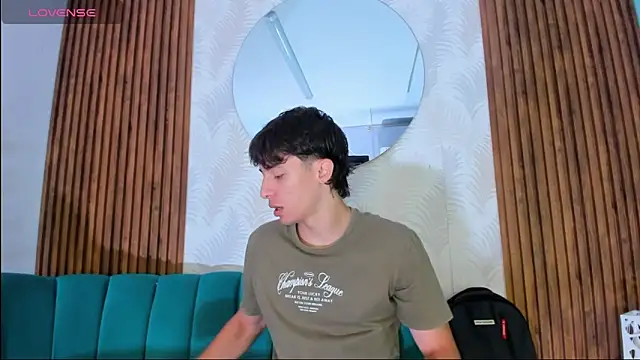 Snapshot of AlessandroDybala chatting on October 15, 12:05 pm AlessandroDybala online show from October 15, 12:05 pm