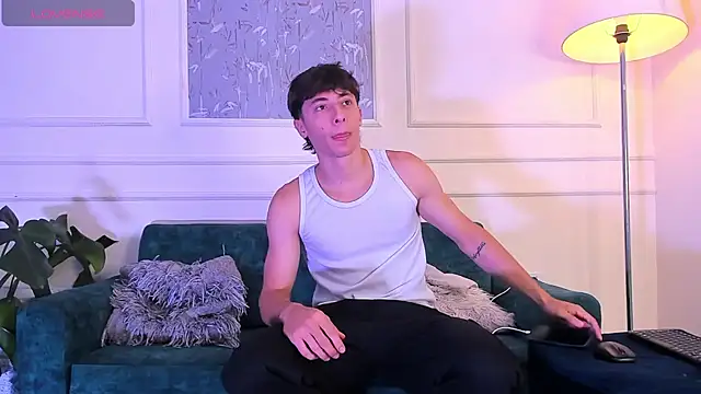 Snapshot of AlessandroDybala chatting on October 18, 12:50 pm AlessandroDybala online show from October 18, 12:50 pm