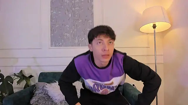 Snapshot of AlessandroDybala chatting on October 19, 12:28 pm AlessandroDybala online show from October 19, 12:28 pm