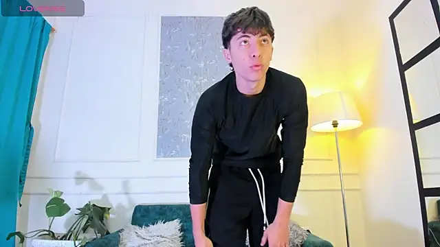 Snapshot of AlessandroDybala chatting on October 21, 12:06 pm AlessandroDybala online show from October 21, 12:06 pm