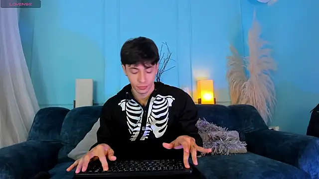 Snapshot of AlessandroDybala chatting on November 26, 12:39 pm AlessandroDybala online show from November 26, 12:39 pm