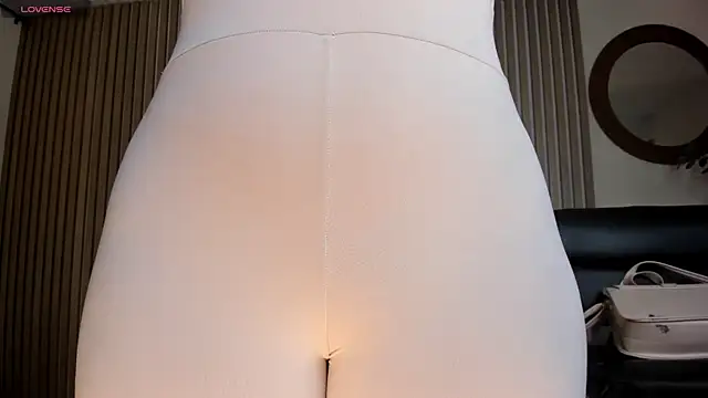 AnnaBrooks1 online show from March 22, 7:53 pm