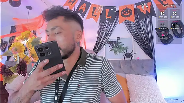 Snapshot of Tom_cooper_ chatting on October 16, 1:01 pm Tom cooper online show from October 16, 1:01 pm