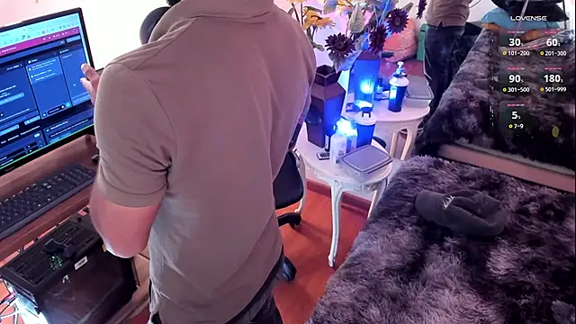 Snapshot of Tom_cooper_ chatting on October 22, 12:05 pm Tom cooper online show from October 22, 12:05 pm