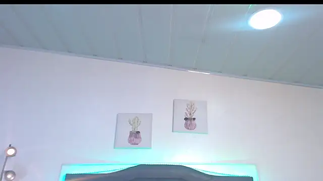 Snapshot of candy_lux_ chatting on November 24, 7:35 pm candy lux online show from November 24, 7:35 pm