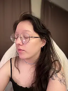 Snapshot of emigooflordXD chatting on December 12, 6:14 am emigooflordXD online show from December 12, 6:14 am