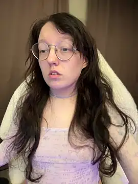 Snapshot of emigooflordXD chatting on December 15, 3:53 pm emigooflordXD online show from December 15, 3:53 pm