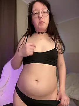 Snapshot of emigooflordXD chatting on December 18, 9:36 am emigooflordXD online show from December 18, 9:36 am