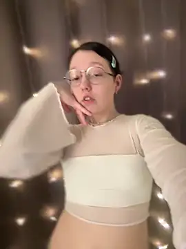 Snapshot of emigooflordXD chatting on December 19, 10:02 am emigooflordXD online show from December 19, 10:02 am