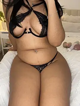 Snapshot of Exotic-mia chatting on January 22, 5:37 am Exotic-mia online show from January 22, 5:37 am