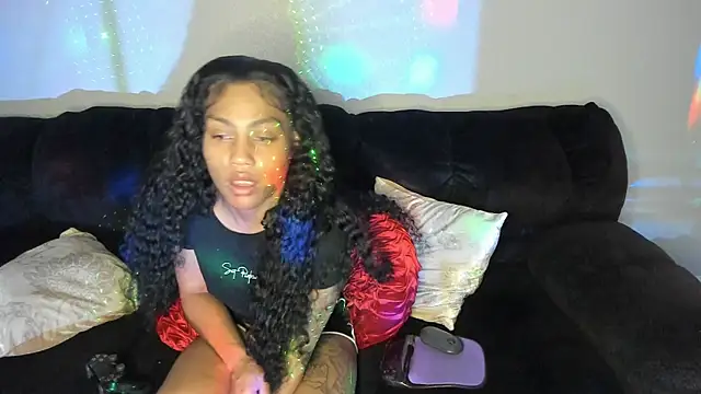 yiauana online show from February 1, 7:05 am