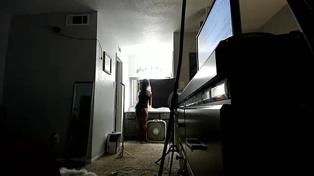 yiauana online show from September 10, 12:05 pm