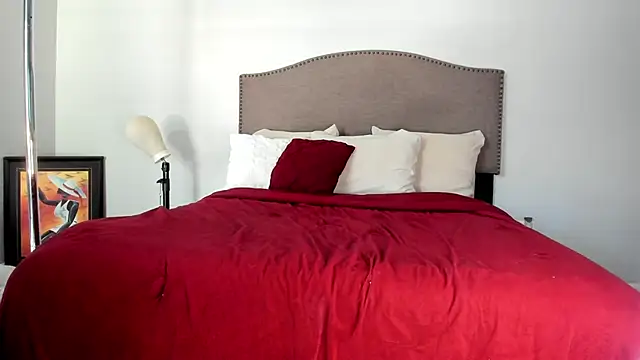 yiauana online show from September 19, 4:18 pm