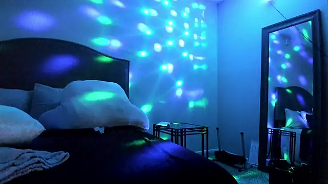 yiauana online show from September 26, 11:25 am