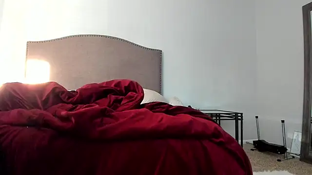 yiauana online show from September 27, 1:05 pm