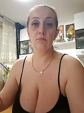 AvaLloyd online show from March 16, 4:45 pm