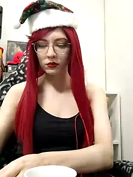 ElliMoor online show from December 15, 1:00 pm