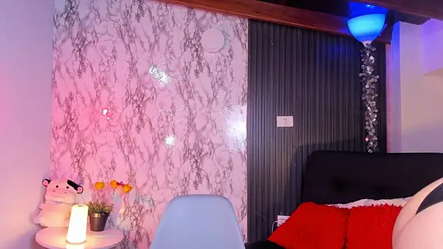 chloe blue online show from January 31, 11:46 am