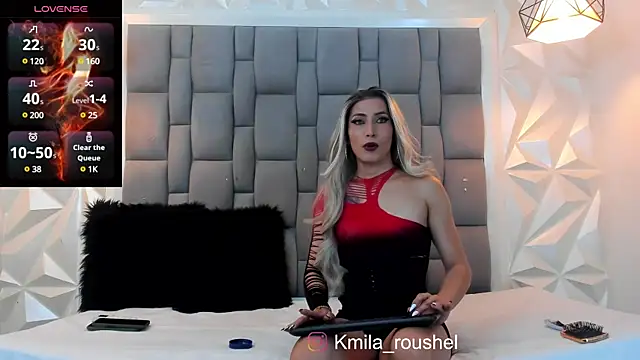 Snapshot of kamila_twink_sexy chatting on December 14, 8:13 am kamila twink sexy online show from December 14, 8:13 am