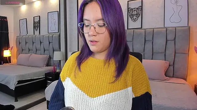 Snapshot of sweet--emily chatting on February 14, 8:31 am sweet--emily online show from February 14, 8:31 am