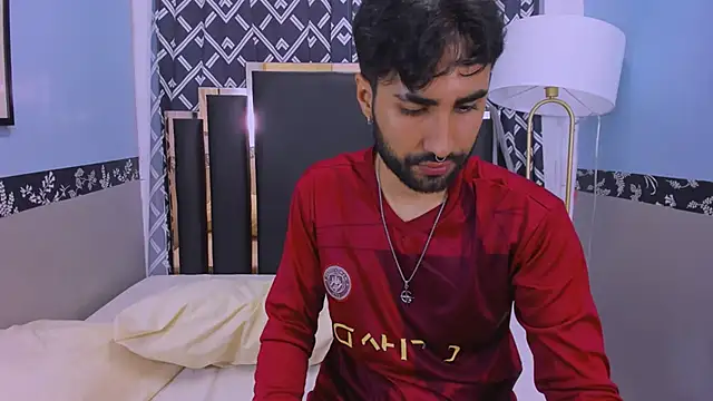 Snapshot of MilanZaire chatting on October 24, 12:30 am MilanZaire online show from October 24, 12:30 am