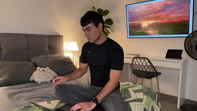 Snapshot of oliversstream chatting on November 18, 1:55 am oliversstream online show from November 18, 1:55 am