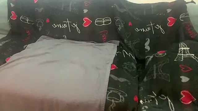 Snapshot of devote_schlampe00 chatting on September 28, 12:16 am devote schlampe00 online show from September 28, 12:16 am