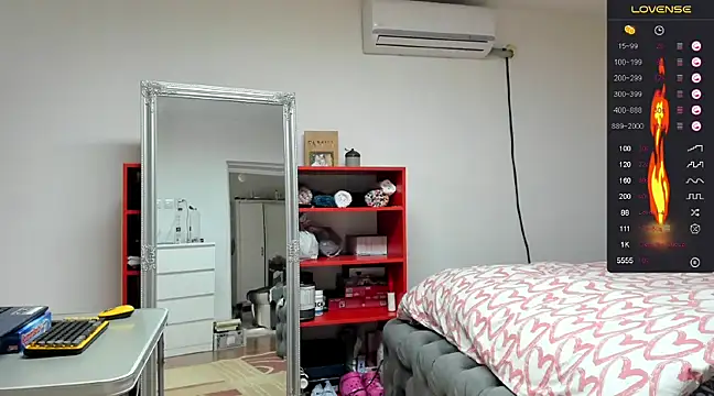 Snapshot of supermanboy94 chatting on January 21, 10:08 am supermanboy94 online show from January 21, 10:08 am