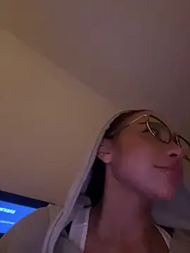 Snapshot of CardiSweetBaby chatting on January 12, 1:00 am CardiSweetBaby online show from January 12, 1:00 am