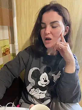 Snapshot of Karolina_llove chatting on December 6, 8:59 am Karolina llove online show from December 6, 8:59 am