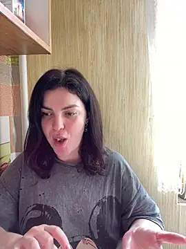 Snapshot of Karolina_llove chatting on March 3, 8:16 am Karolina llove online show from March 3, 8:16 am