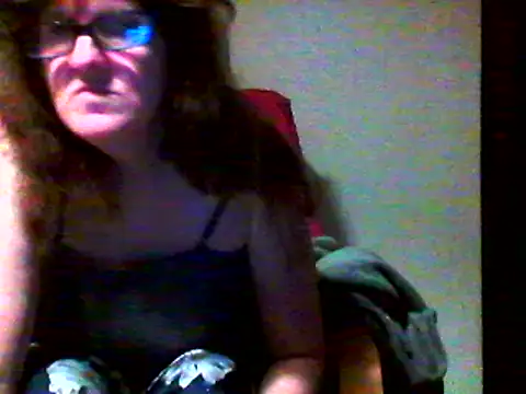 Snapshot of Everydayonli chatting on November 16, 8:58 pm Everydayonli online show from November 16, 8:58 pm