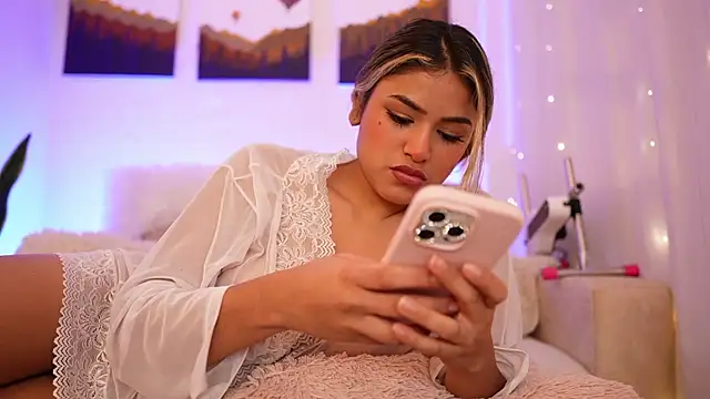 SaraParisi online show from January 3, 2:54 am