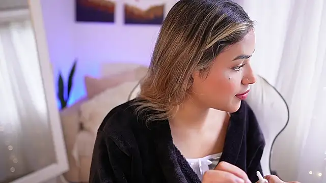 SaraParisi online show from January 3, 9:15 pm