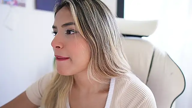 SaraParisi online show from January 21, 9:04 pm