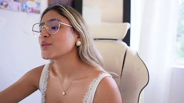 SaraParisi online show from January 25, 9:04 pm