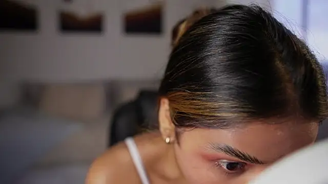 SaraParisi online show from October 23, 10:30 pm