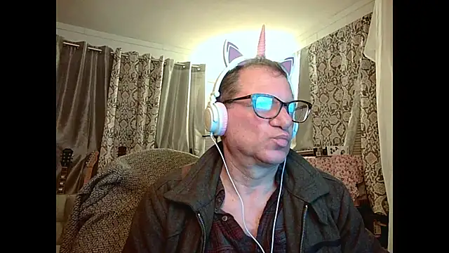 coryassman online show from February 5, 8:11 am