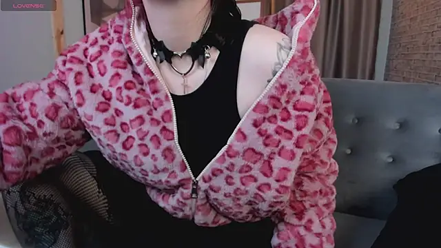 arielabradberry online show from February 13, 3:24 pm