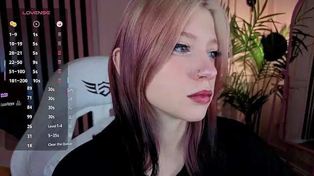 arielabradberry online show from October 9, 3:43 pm