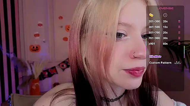 arielabradberry online show from October 31, 10:38 am