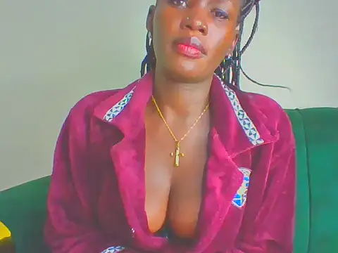 cutesmiling online show from April 18, 5:39 pm