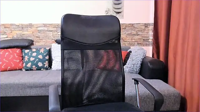 HotHunkTrainer online show from January 12, 12:01 pm