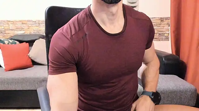 HotHunkTrainer online show from April 1, 8:15 am