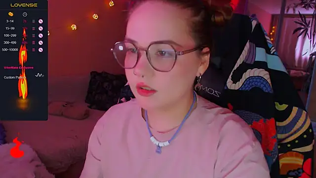 Snapshot of lala_loulou_land chatting on November 1, 11:23 am lala loulou land online show from November 1, 11:23 am